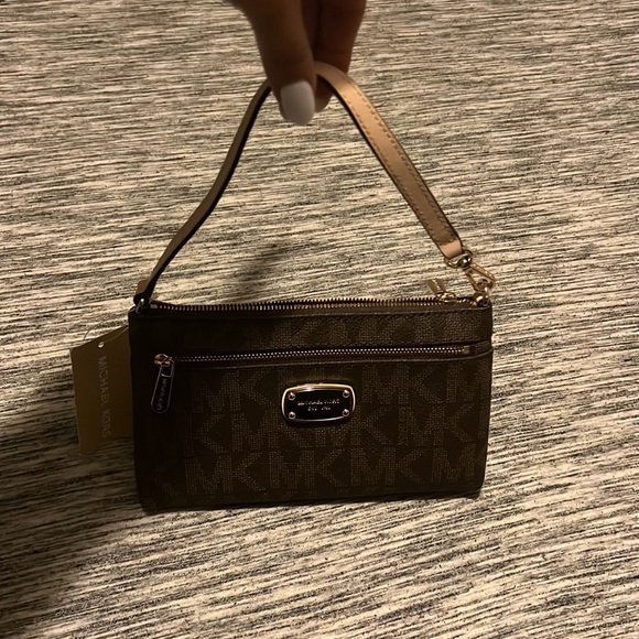 Michael Kors Wristlet - Picture 7 of 8